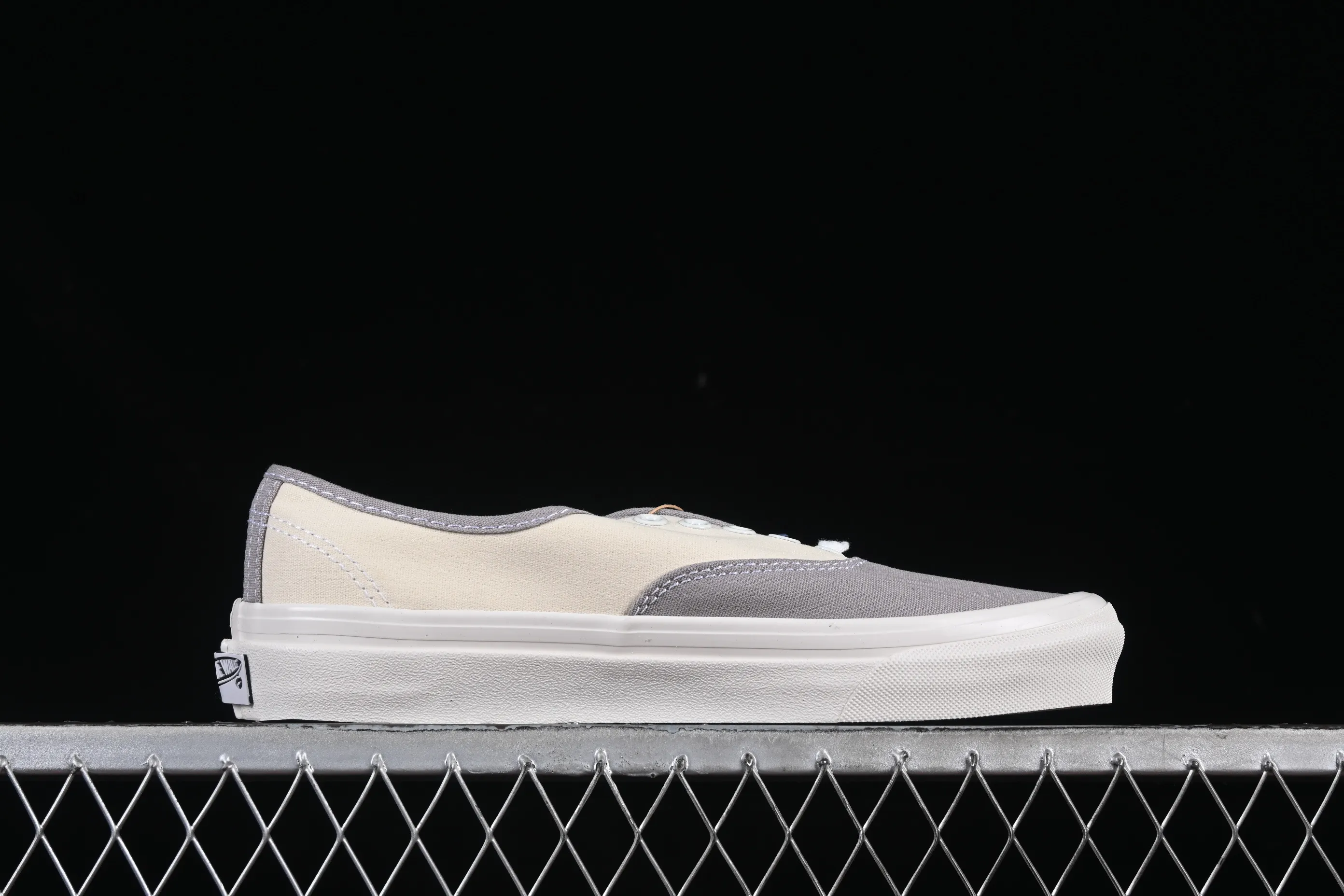 All categories Vans Vans series Vans Low Vans low-top Vans Authentic Reissue 44 Vans official high-end branch low-top casual sneakers VN000CQAKAQ